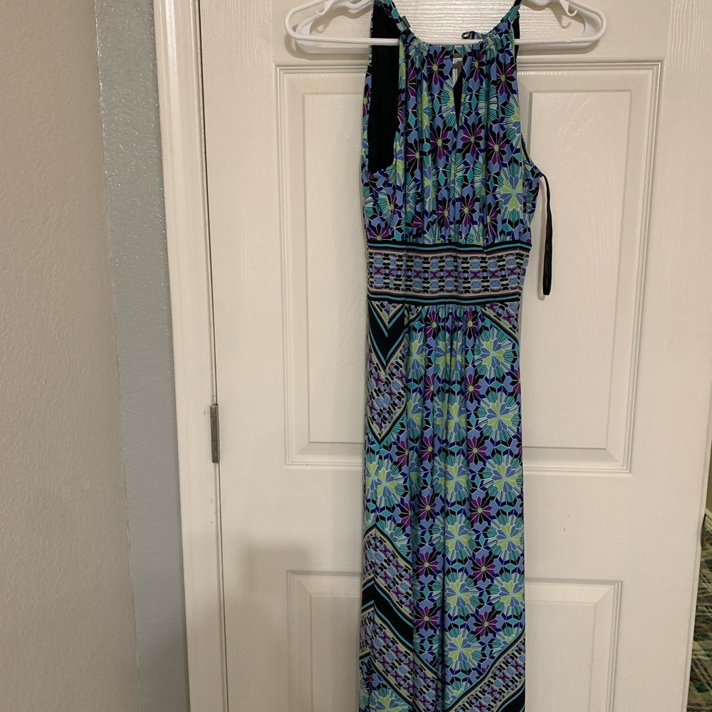 Maxi dress size 12P - like new.